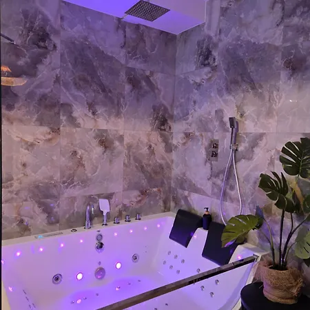 Jacuzzi Mokotow Apartment *